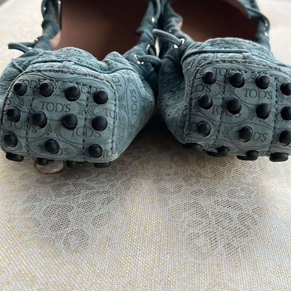 Tod's Classic Driving Shoes - Picture 8 of 8